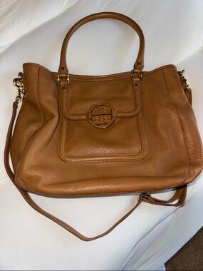 Tory Burch Amanda Leather Tote in Cognac